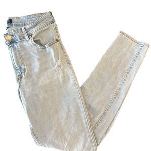 Aeropostale High Rise Jeggings. Distressed Light Wash with Stretch. EUC.